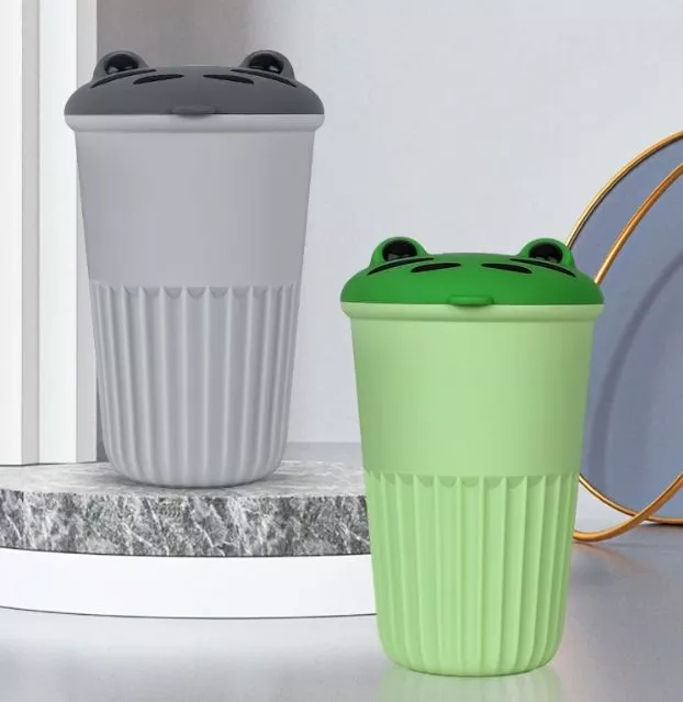 Compact Silicone Car Trash Bin for Tesla Model 3/Y/S/X – Cartoon Design